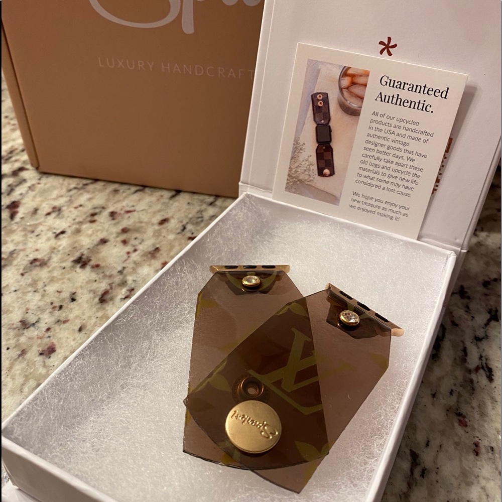APPLE WATCH BAND